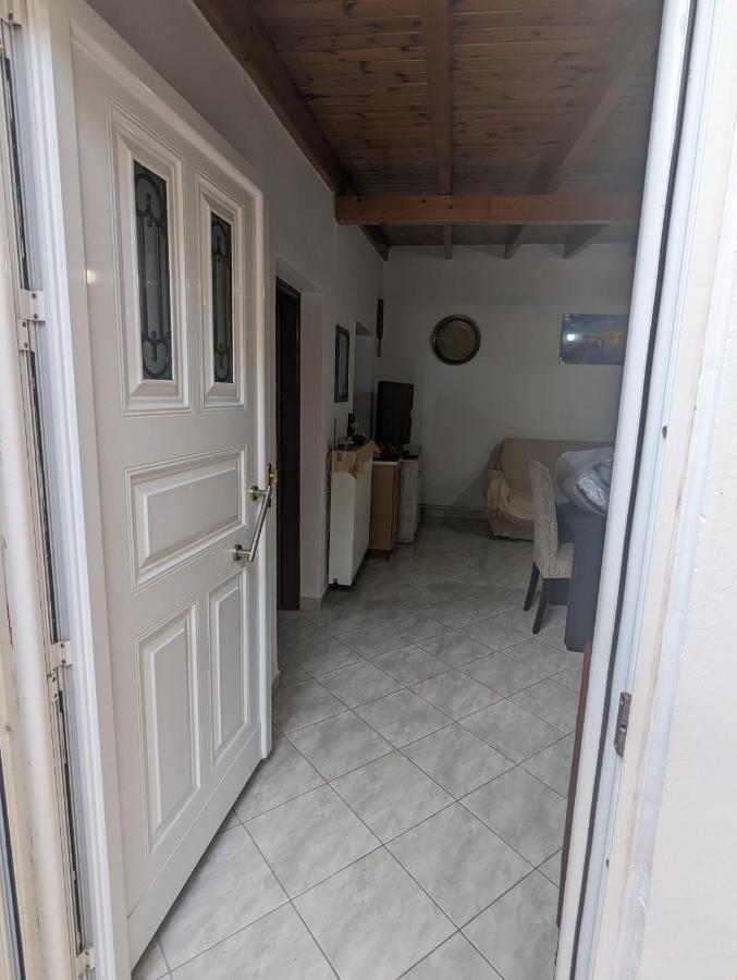 Λευτέρης Vila Isthmia Exterior foto